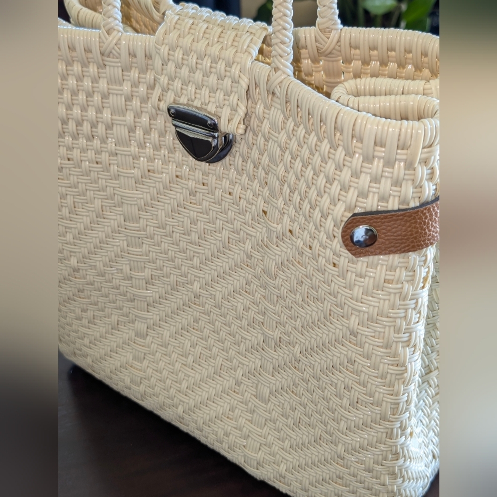 Artisanal Handmade Tote - Picture 4 of 16